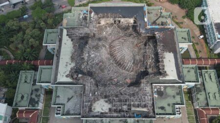 Fire That Collapsed Jakarta Islamic Center Mosque Dome Under Investigation